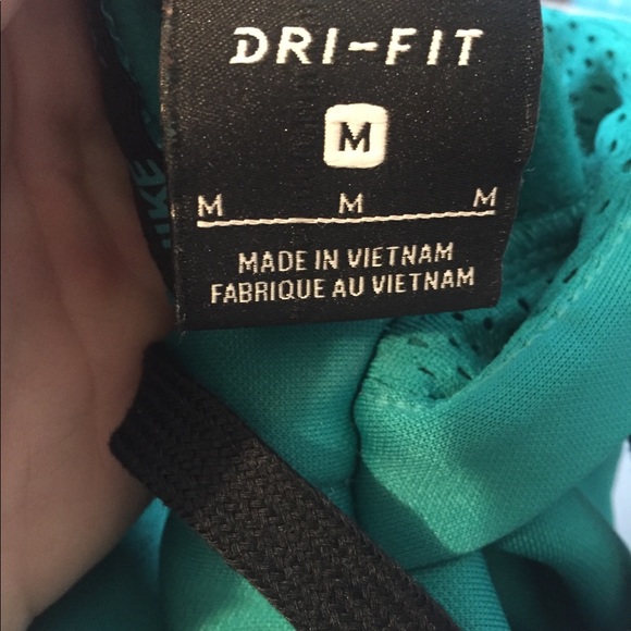 Nike swoosh sweat shirt, dri-fit - Picture 3 of 3